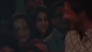 Shah rukh khan ???? lovely entry