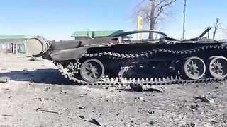 ВСУ встречают колонны танков России
