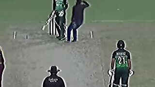 Shadab khan Fan Enter in Ground and hug???? him - Shadab khan Fans - #youtubeshorts #shorts #cricket