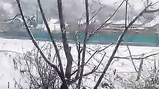 Kashmir snow falling