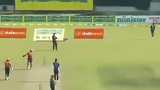 Khushadil shah batting