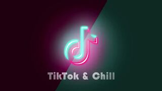 hot girls in Tik Tok