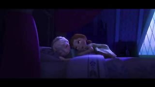 Frozen-Anna-and-Elsa-Play-in-the-Snow-Disney-Princ.