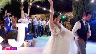 SURPRISE SALSA FIRST DANCE LUKAS & JASMINthis