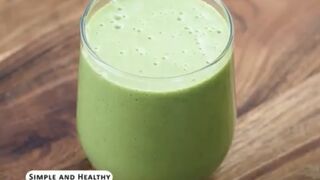 Kale pineapple smoothie recipe ( subscribe please )