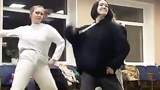Танцы