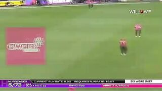 Asif Ali batting in BBL2022.12 Balls 50 runs req