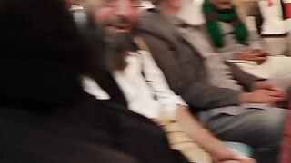 Party Pa than k char mein rakho by to Pa than patakhy laega