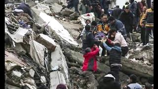 Turkey me zalzale se tabahi/ Earthquake in Turkey