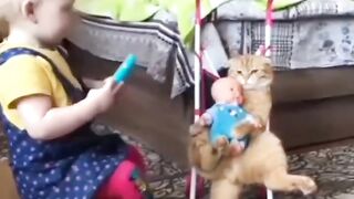 Дружба девочки и кота