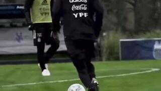 Leo_Messi Follow me. I FOLLOW BACK.
