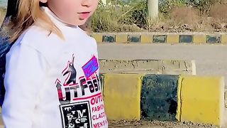 Cute baby ????