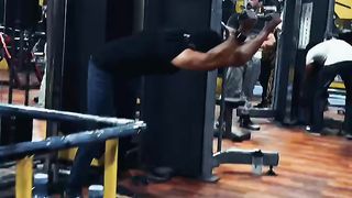 Overhead Trycieps With Machine