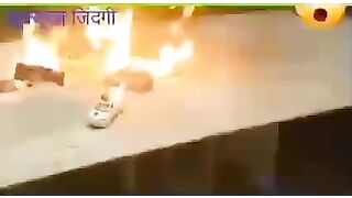 Movies ma accedend kasay hotay hai