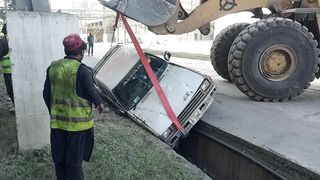 Pulling out to motor