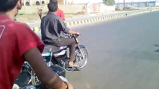 Shankar Karachi King Rider - YouTube