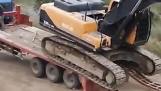 Pocklain unload