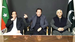 پاکستان میں ڈاکو راج لگارکھاہے۔ عمران خان