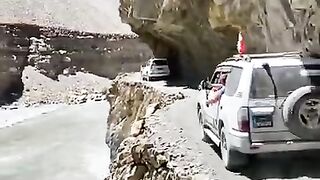 Road of shimshal valley