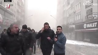 Moment sceond earthquake hits Turkey caught