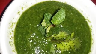 Green chatni -  Chutney Recipe - Hari Chatni - Coriander Chutney