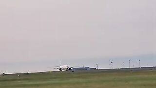 west_jet_pearson_airport_morning_views