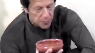 مرشد کی سادگی پے قربان