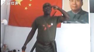 非洲小伙好兄弟 唱红歌已无法自拔 when EU leaves africa