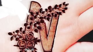 Alphabet N Mehndi Designs