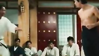 Bruce Lee enter the dragon