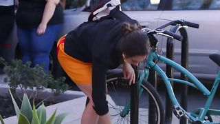 Watiress Shamed For living in trailer