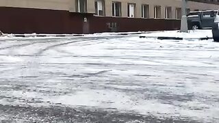 Ламба выезжает
