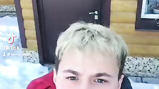 Выкинул айфон в небо