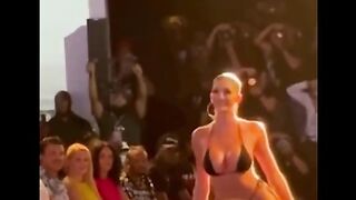 MODA. SEXI.