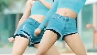 Pair dancers