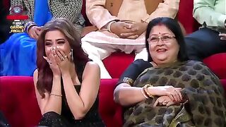 Salman Khan tooo much laughing on Krishna