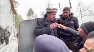 شیخ رشیداحمد کی آنکھ کے نیچے زخم کا نشان کیا ھے