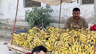 funny video کیلے چرانے کا طریقہ