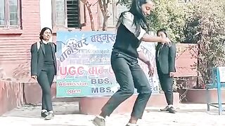 Uni girl dance performance