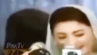 مریم نواز شرماگی ???? بلاول بھٹو رو رہا ہے