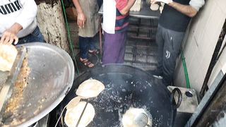 Best Desi Ghee Puri Halwa, Pakistani Street Food