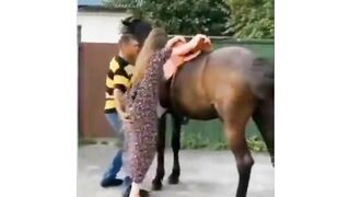 Larkay nay larke ko keya touch to