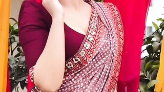 Beautiful girls when she wear sharee