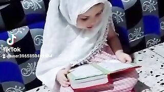 MashAllah ✨baby recites quran majeed