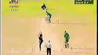 (3) Young Shahid Afridi  SIXES Vs Chaminda Vaas