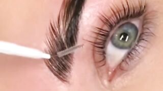 Relaxing eyebrows