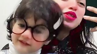 Aaira Ke Acting Check Karain