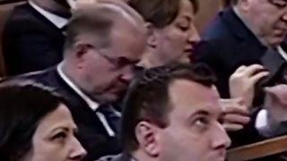 КАКВО ПРАЩА ВЪЗРАЖДАНЕ В ПАРЛАМЕНТА?