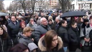 С КАКВО ЕДНИ ФЕРМЕРИ ПЛАШАТ ДАНС