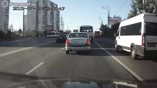 Наказание наглеца на дороге